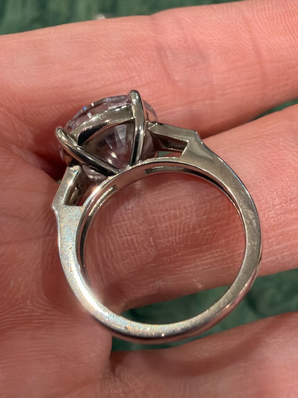 Size 5 ring - Picture 9 of 11